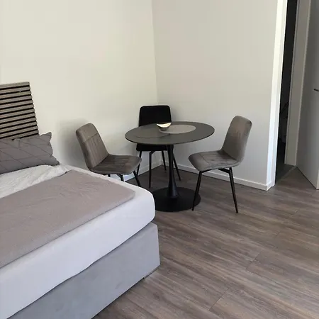 Apartment Thirty For Three