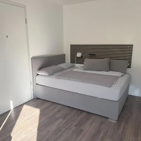 Thirty For Three Apartment